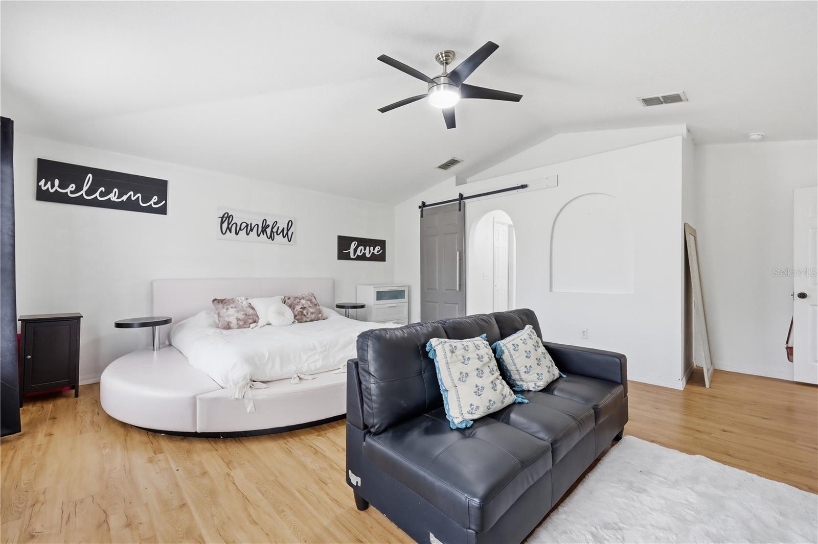 Image 24 of 47 For 627 Woodland Creek Boulevard