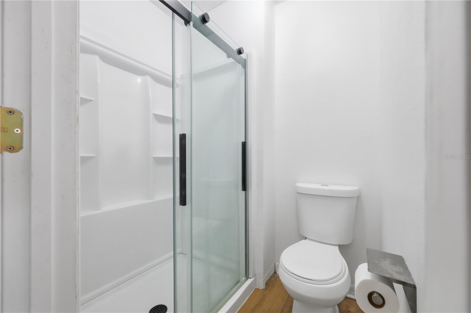 Image 28 of 47 For 627 Woodland Creek Boulevard