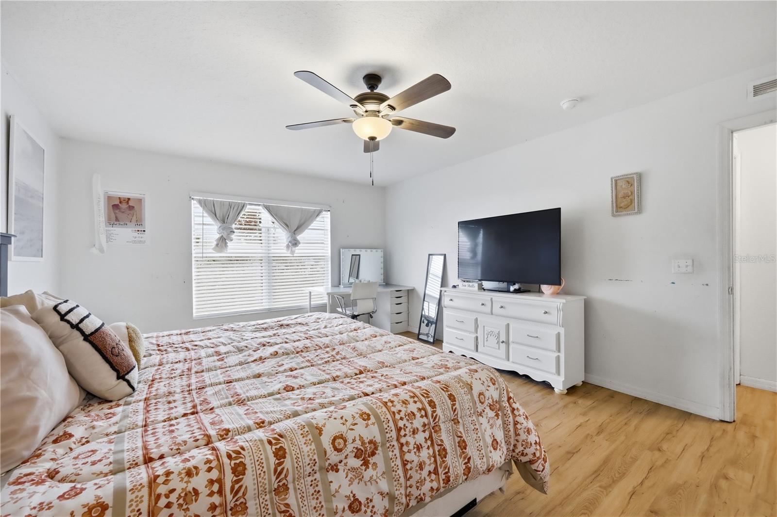 Image 31 of 47 For 627 Woodland Creek Boulevard