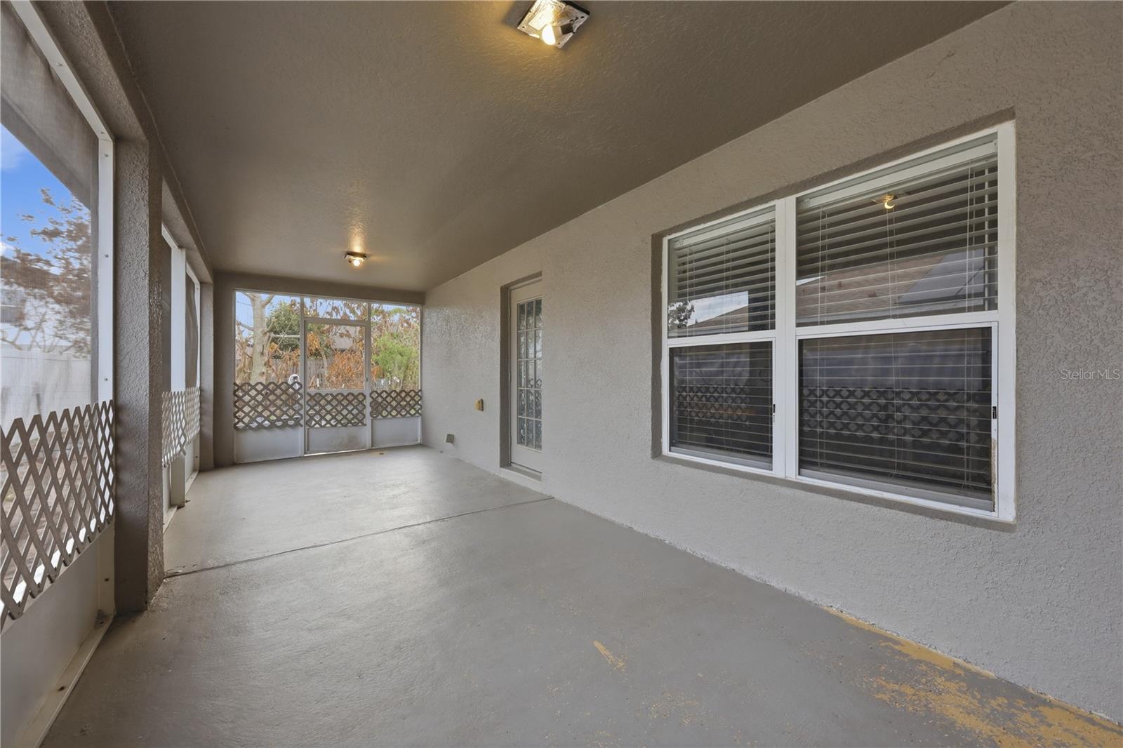 Image 35 of 47 For 627 Woodland Creek Boulevard