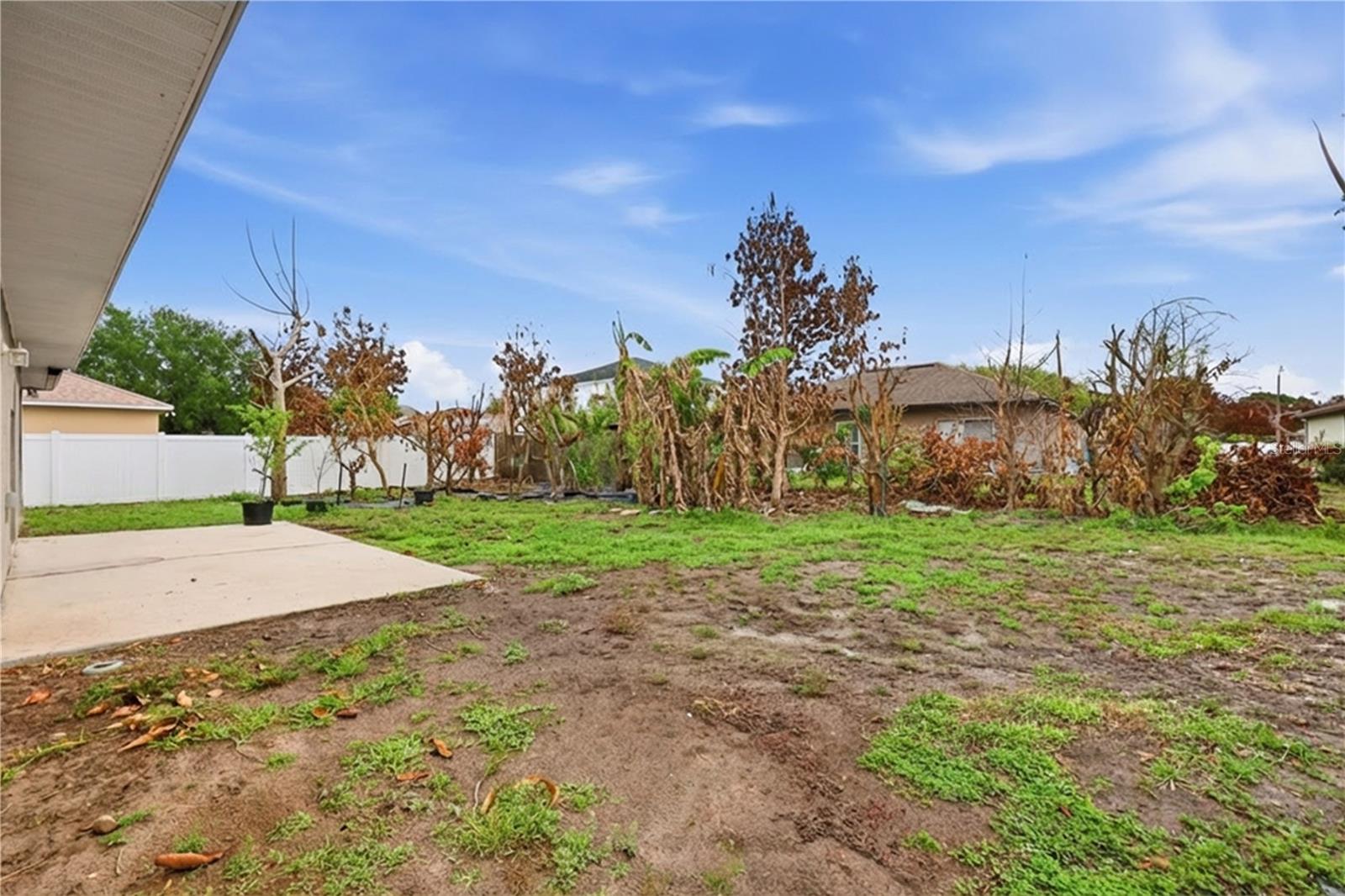 Image 38 of 47 For 627 Woodland Creek Boulevard