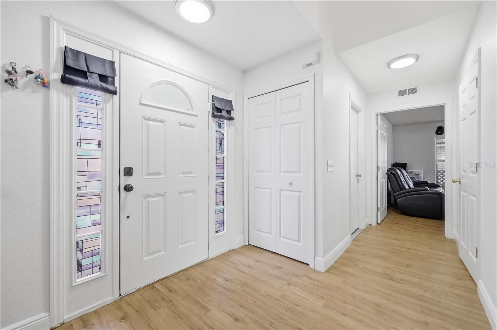 Image 4 of 47 For 627 Woodland Creek Boulevard