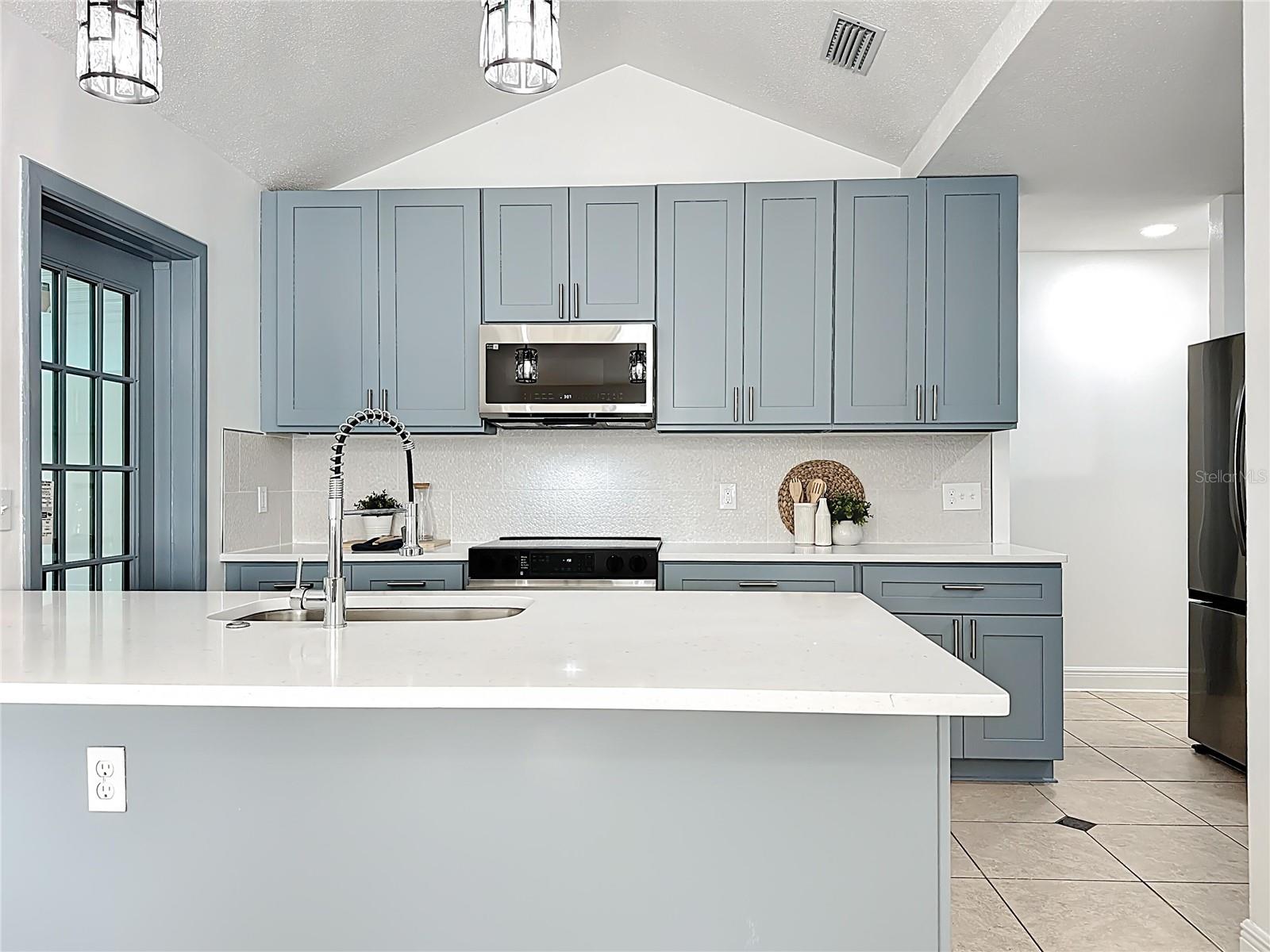 Image 16 of 73 For 506 Oakland Terrace