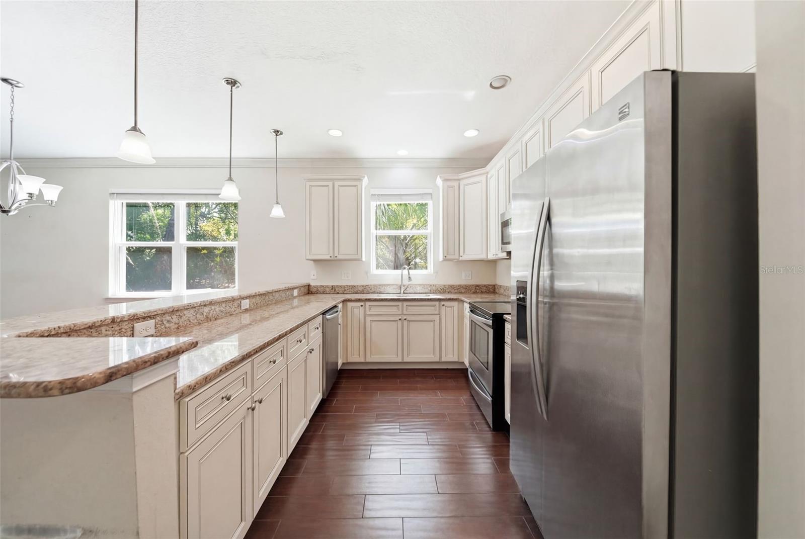 Image 7 of 34 For 729-733 Putnam Avenue