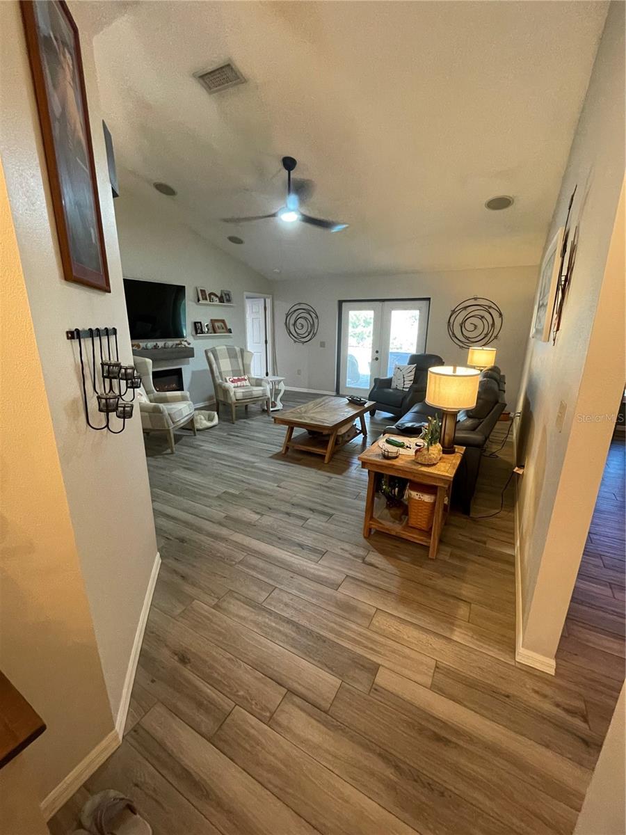 Image 10 of 87 For 6025 Hickory Grove Lane