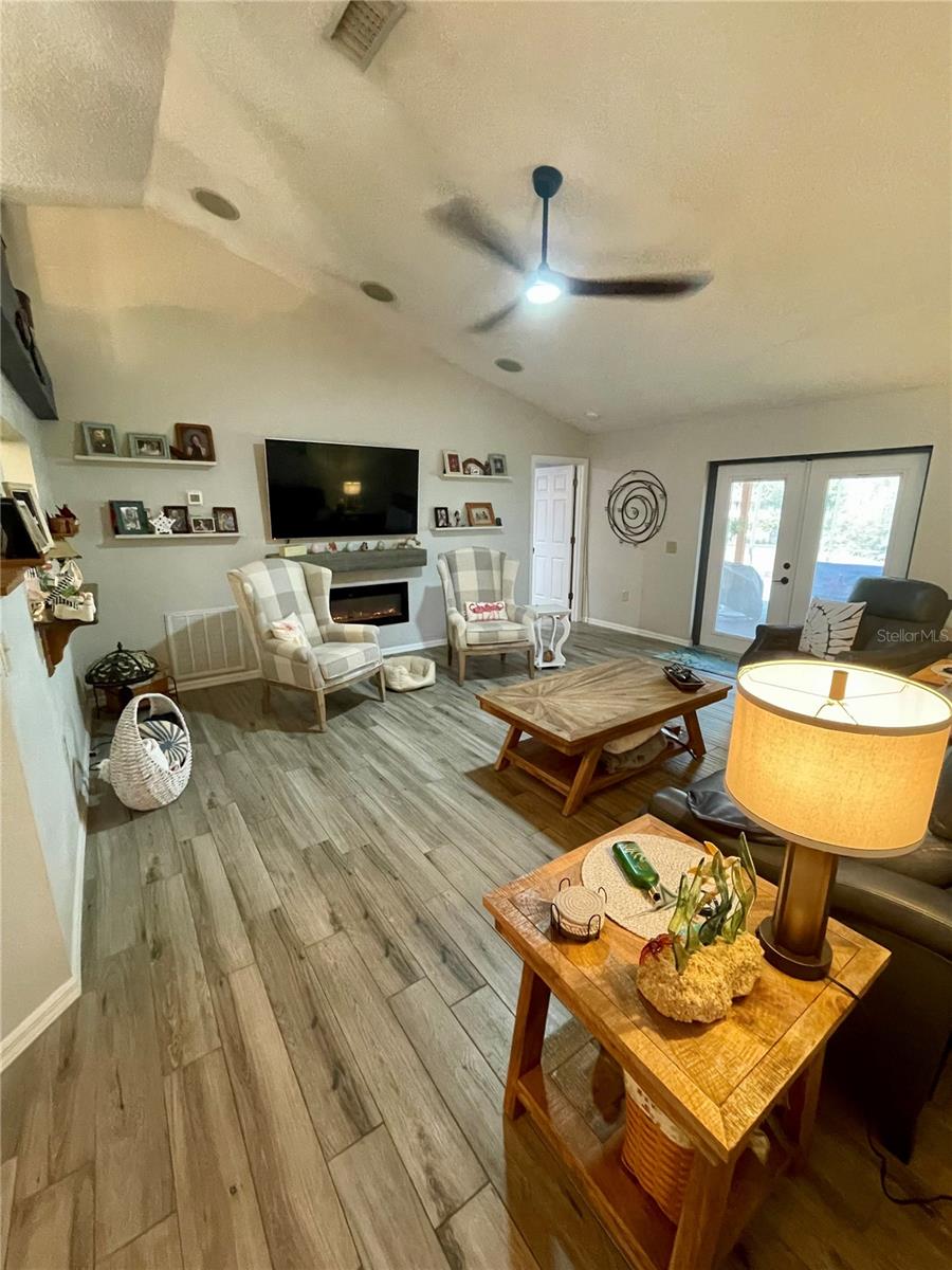 Image 11 of 87 For 6025 Hickory Grove Lane