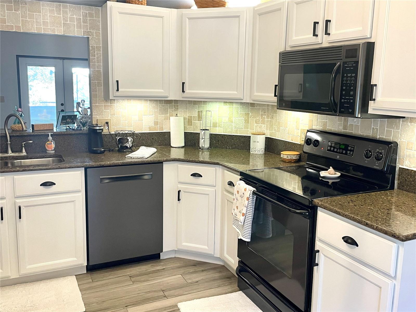 Image 18 of 87 For 6025 Hickory Grove Lane