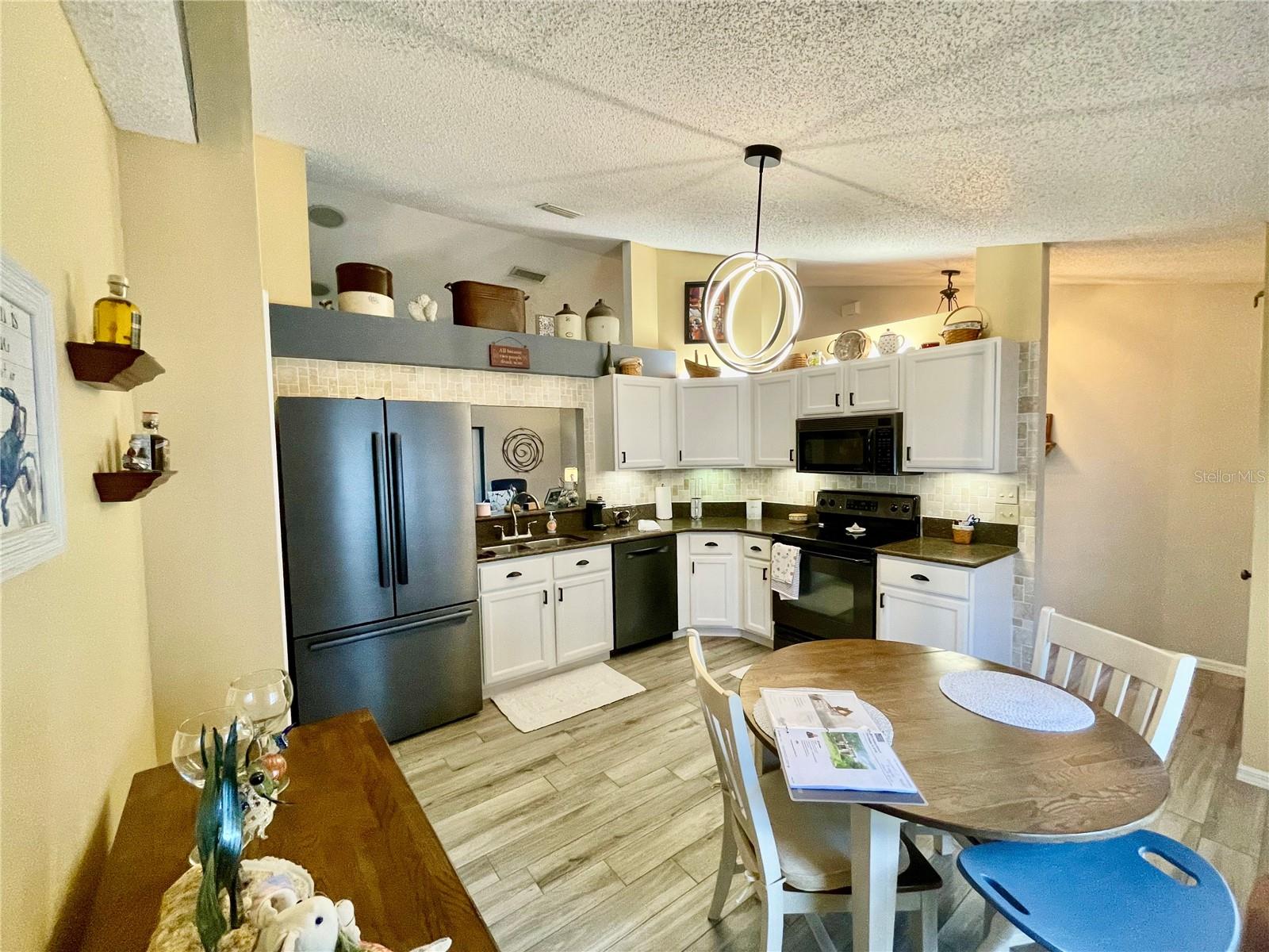 Image 19 of 87 For 6025 Hickory Grove Lane