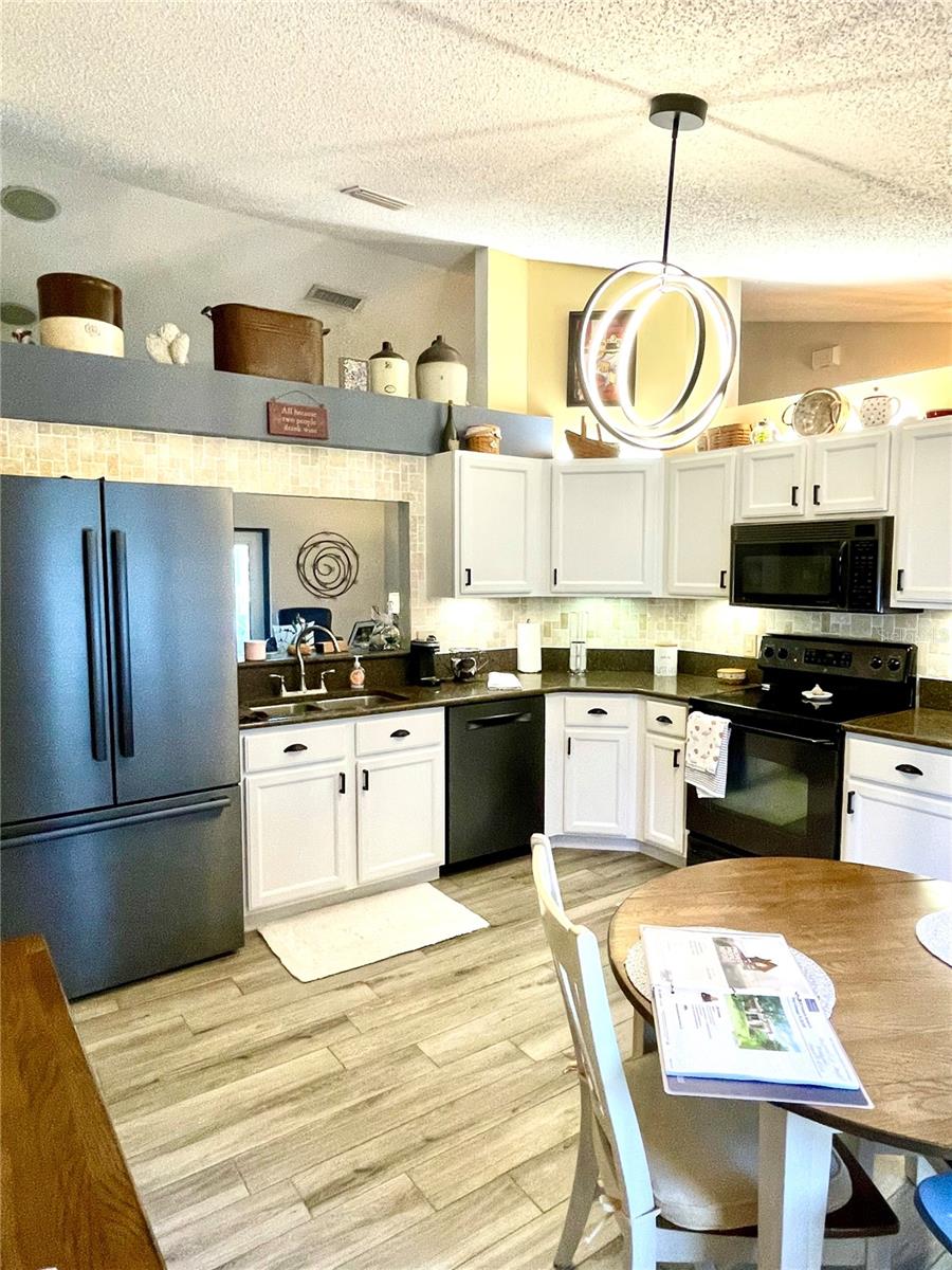 Image 22 of 87 For 6025 Hickory Grove Lane