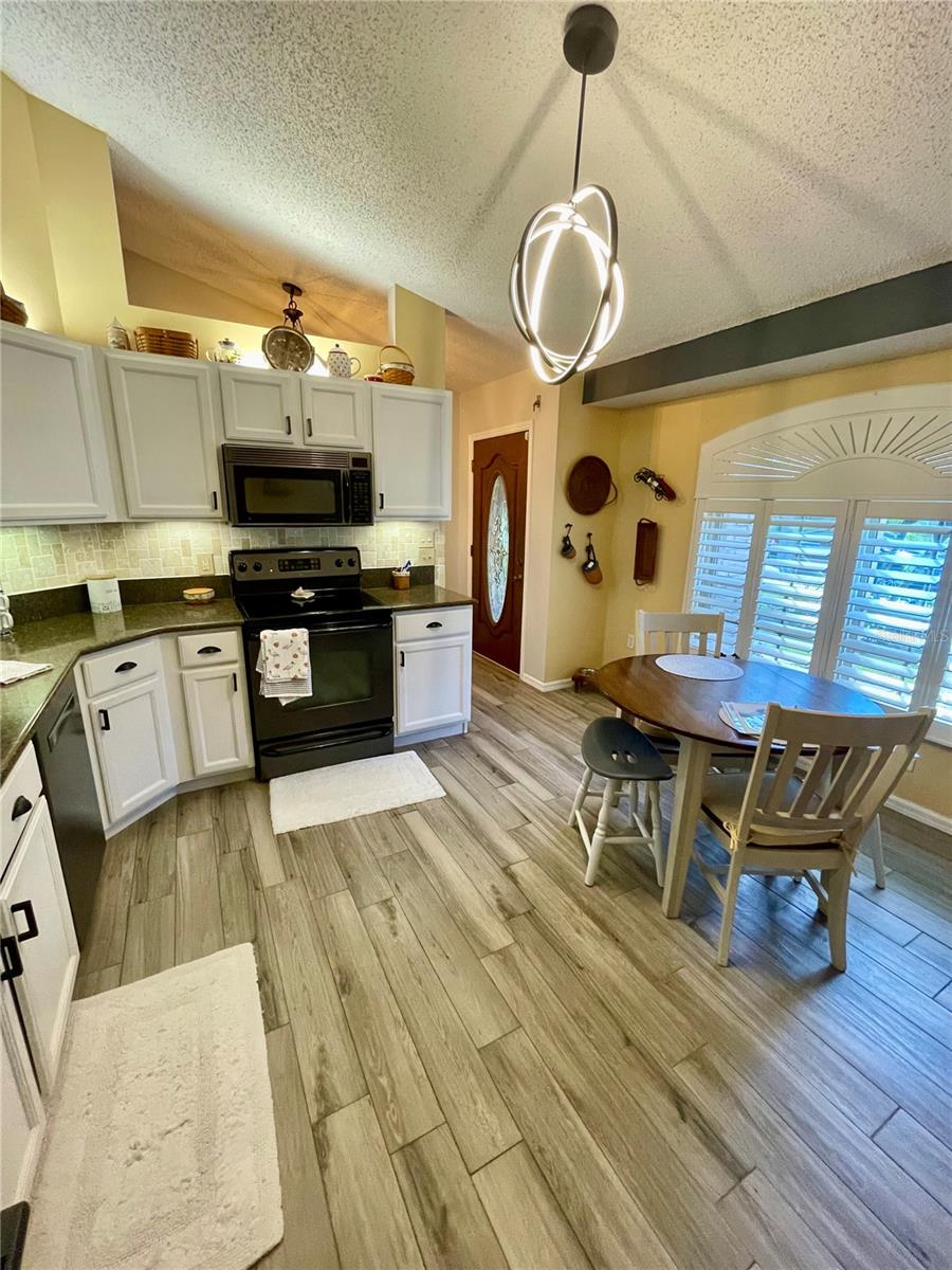 Image 23 of 87 For 6025 Hickory Grove Lane