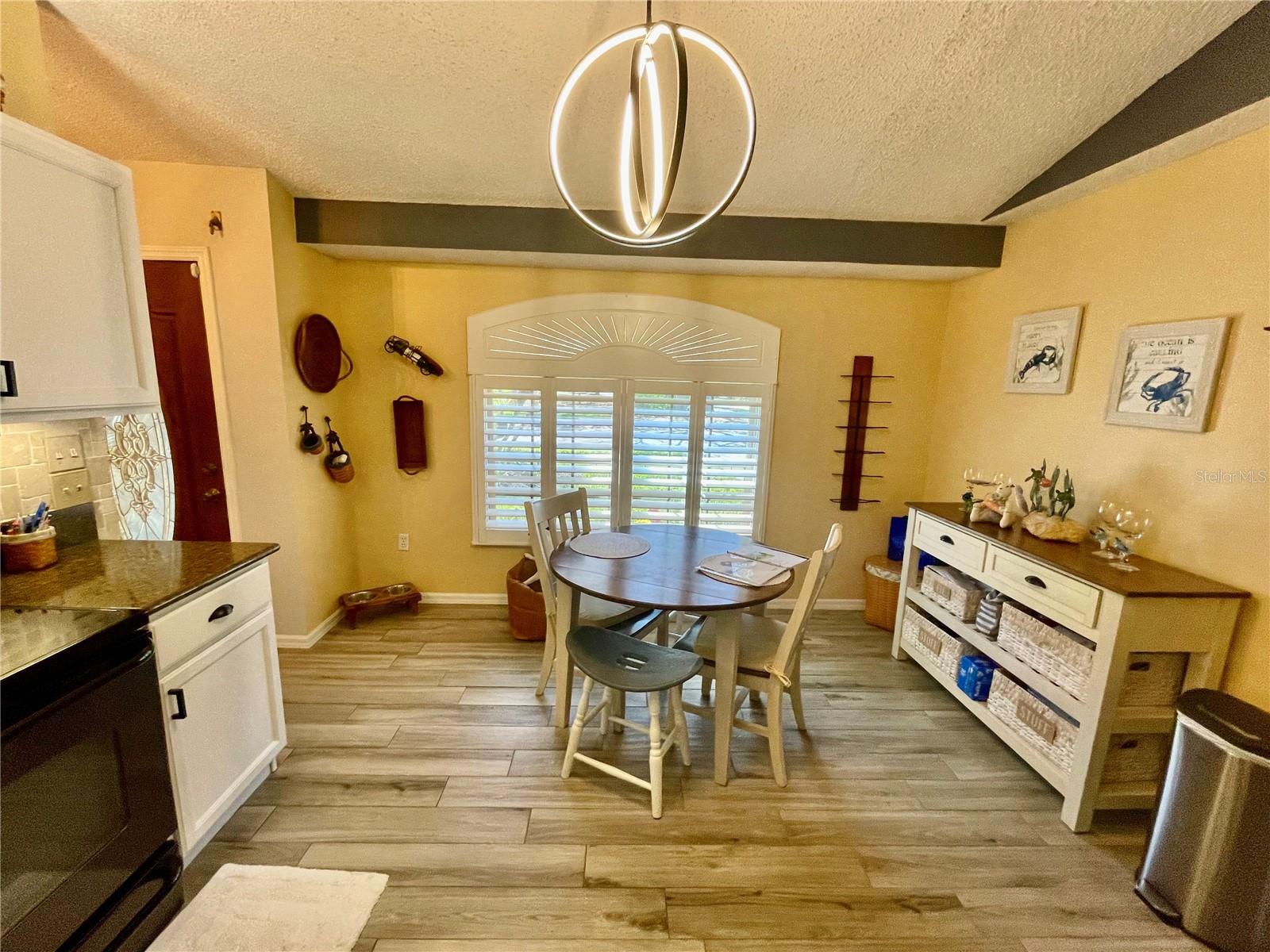 Image 25 of 87 For 6025 Hickory Grove Lane