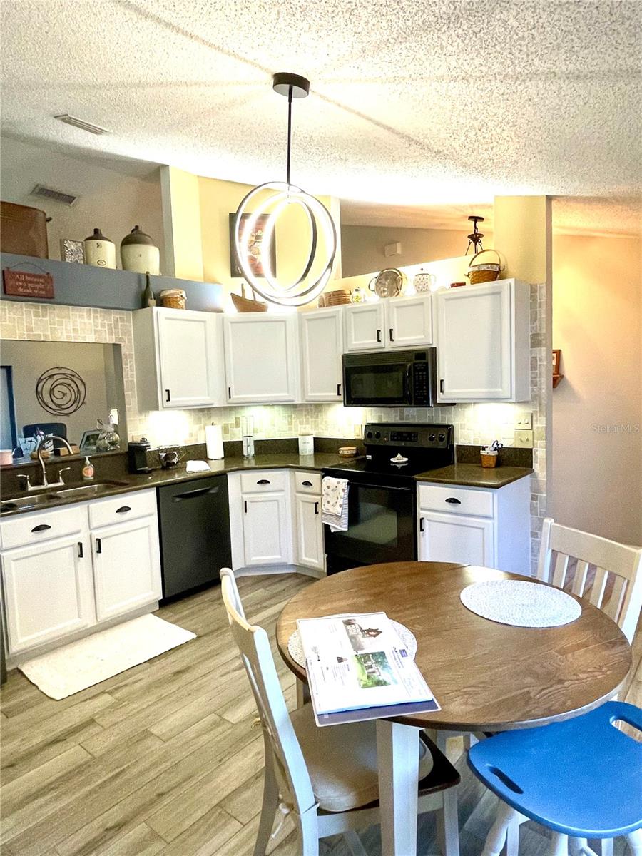 Image 26 of 87 For 6025 Hickory Grove Lane