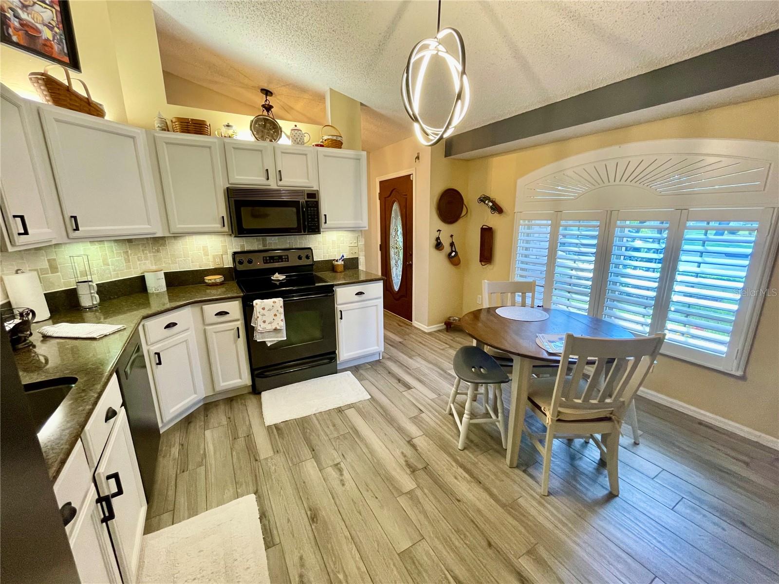 Image 27 of 87 For 6025 Hickory Grove Lane