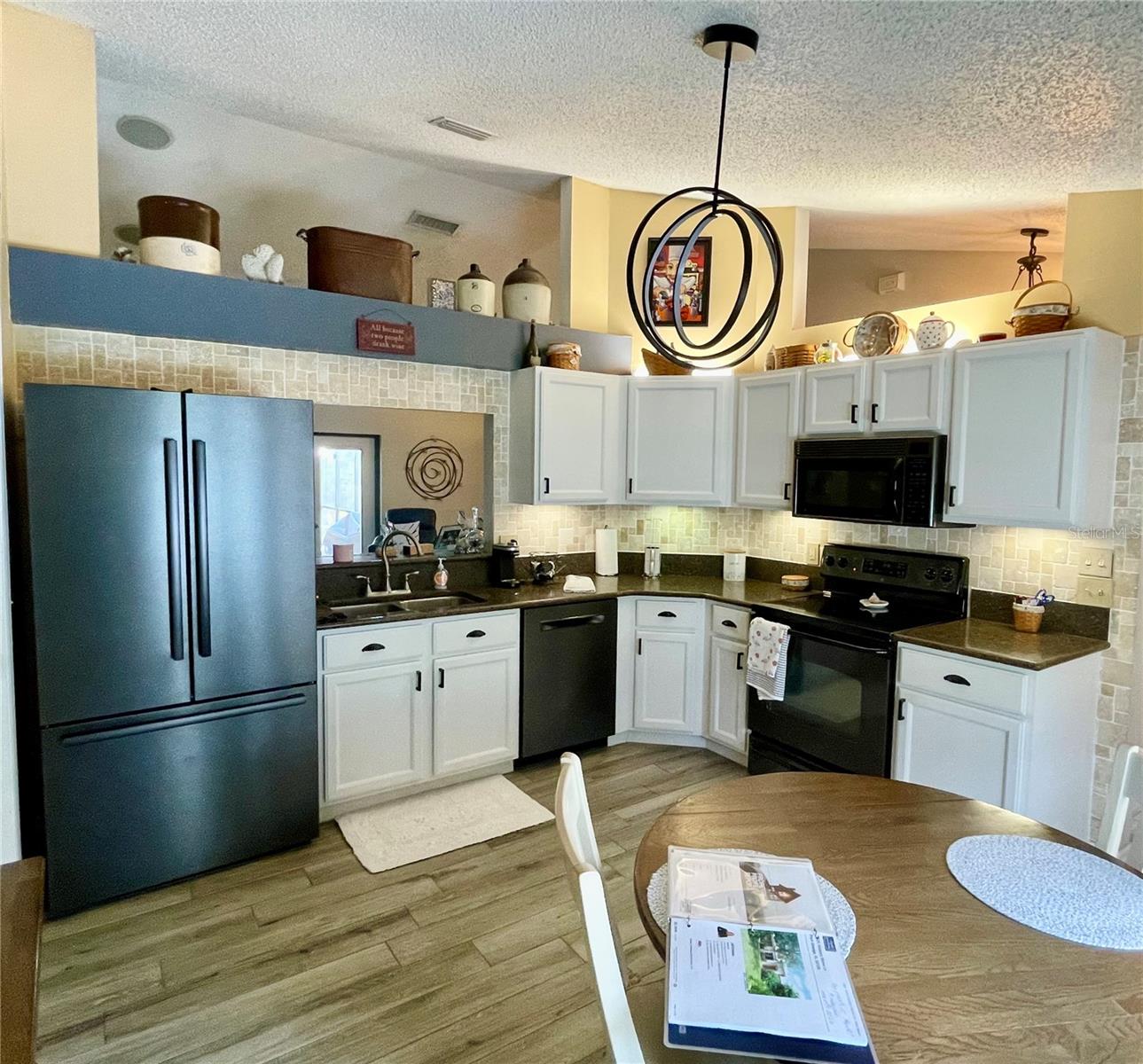 Image 28 of 87 For 6025 Hickory Grove Lane