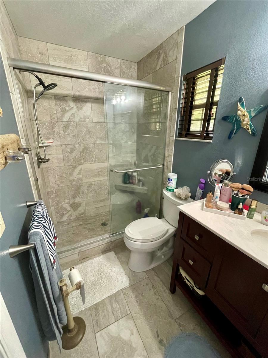 Image 41 of 87 For 6025 Hickory Grove Lane