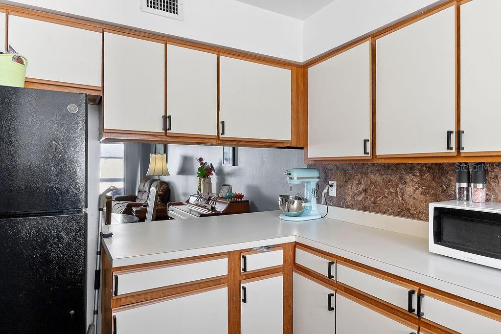 Image 11 of 28 For 4269 Semoran Boulevard 14