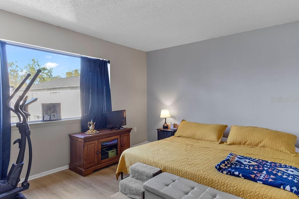 Image 14 of 28 For 4269 Semoran Boulevard 14