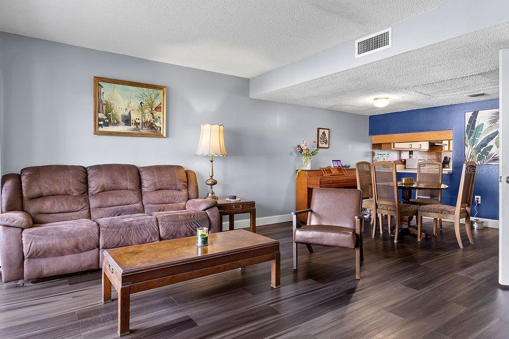 Image 4 of 28 For 4269 Semoran Boulevard 14