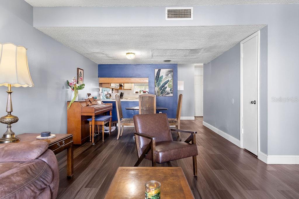 Image 5 of 28 For 4269 Semoran Boulevard 14