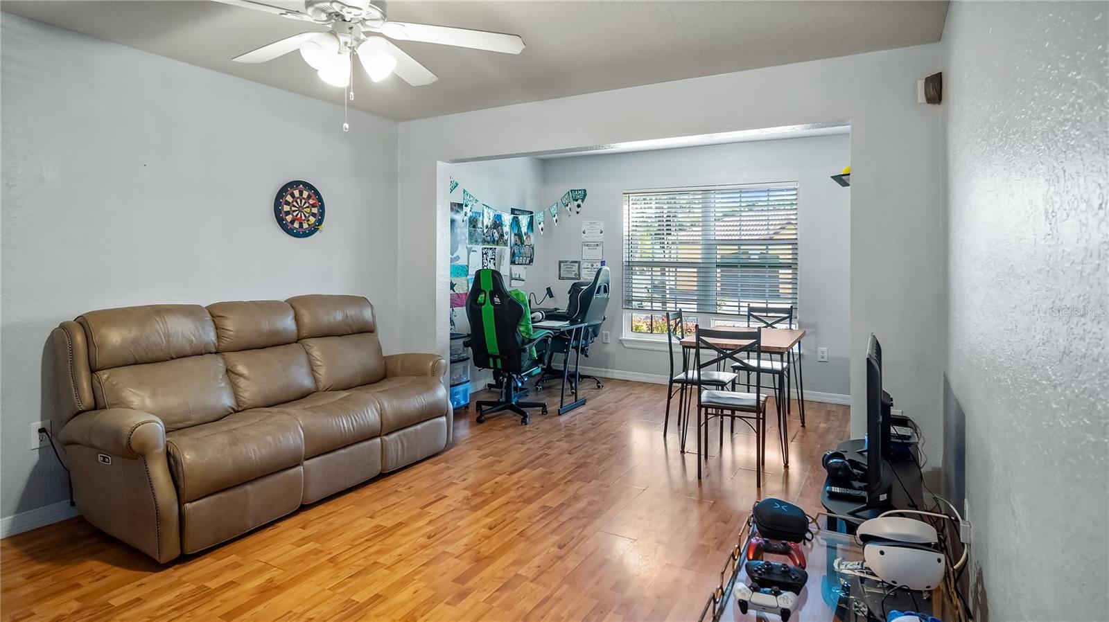 Image 9 of 18 For 5483 Vineland Road 10103