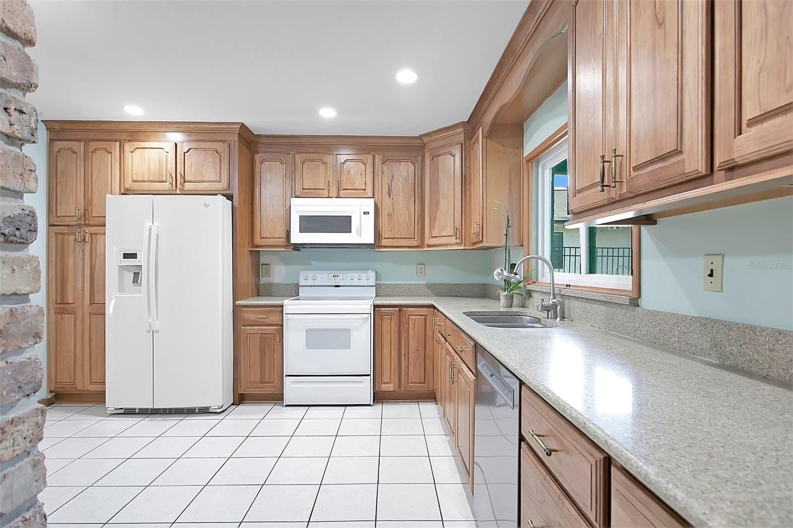 Image 12 of 27 For 1523 Golfside Drive