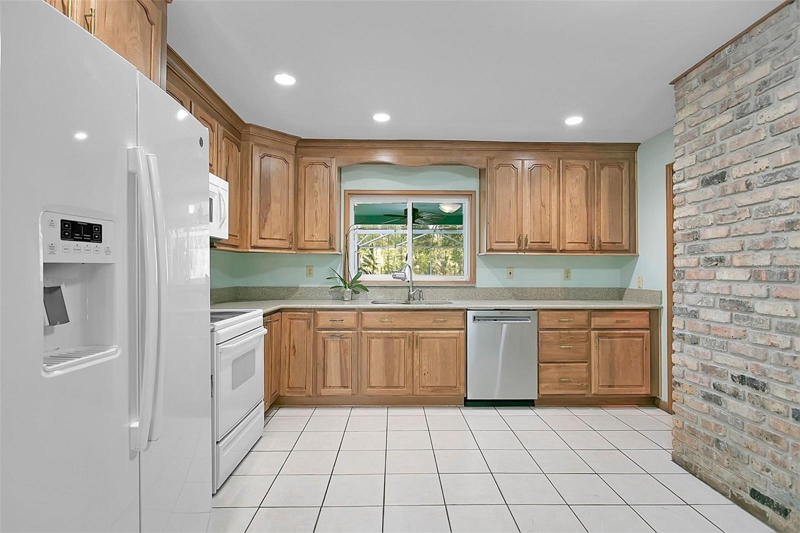 Image 13 of 27 For 1523 Golfside Drive