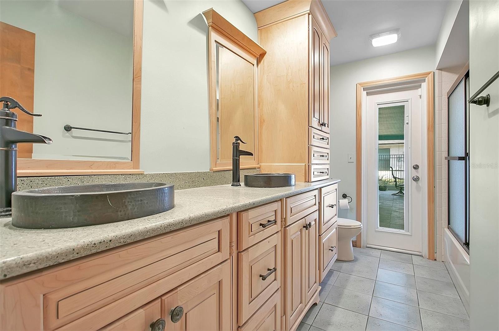 Image 23 of 27 For 1523 Golfside Drive