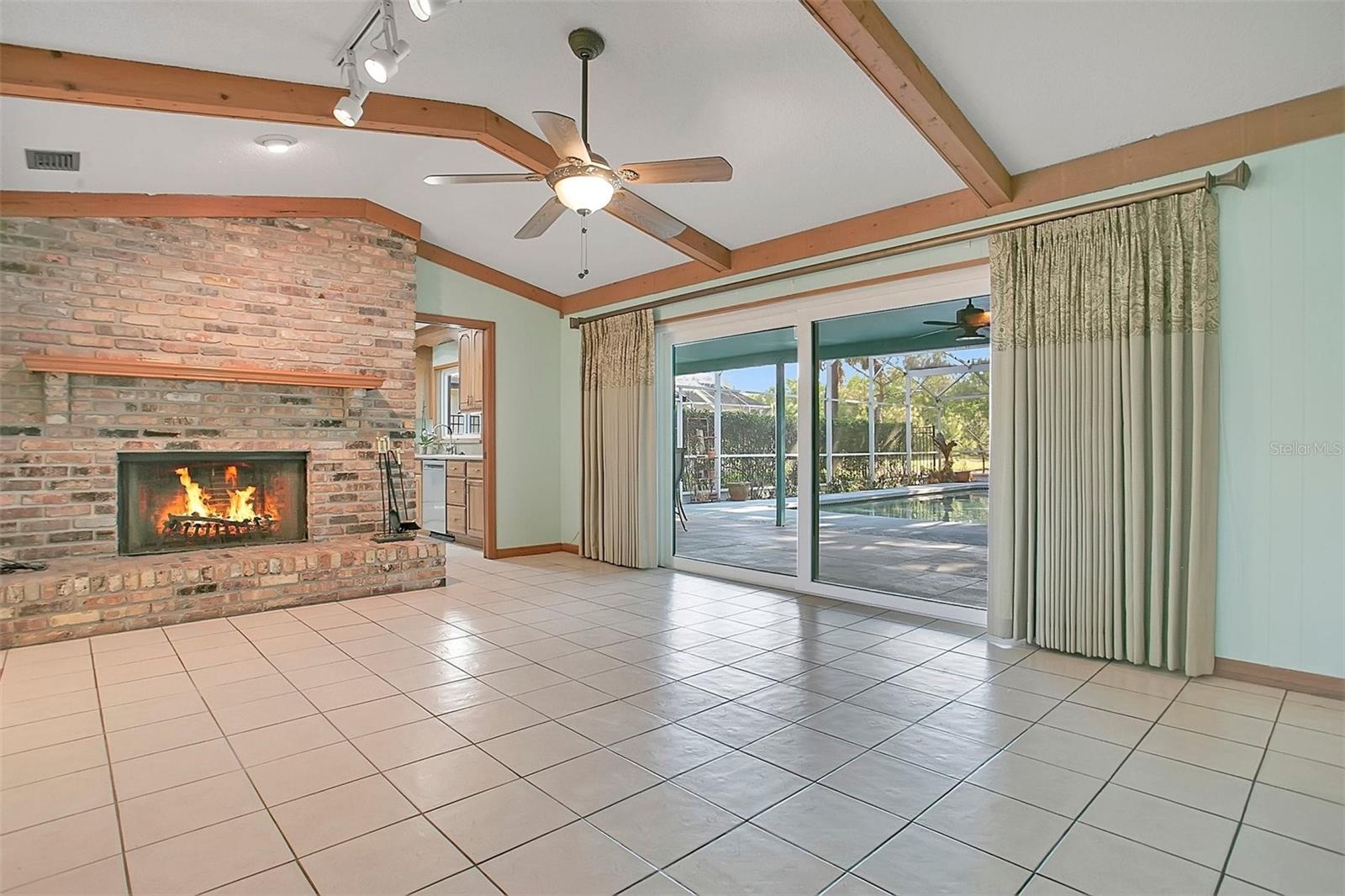 Image 4 of 27 For 1523 Golfside Drive