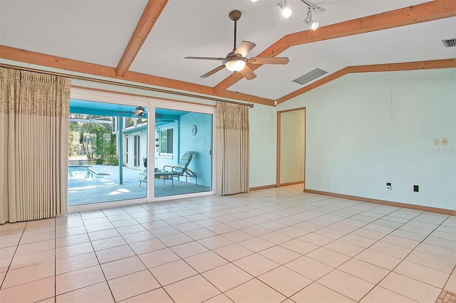 Image 6 of 27 For 1523 Golfside Drive