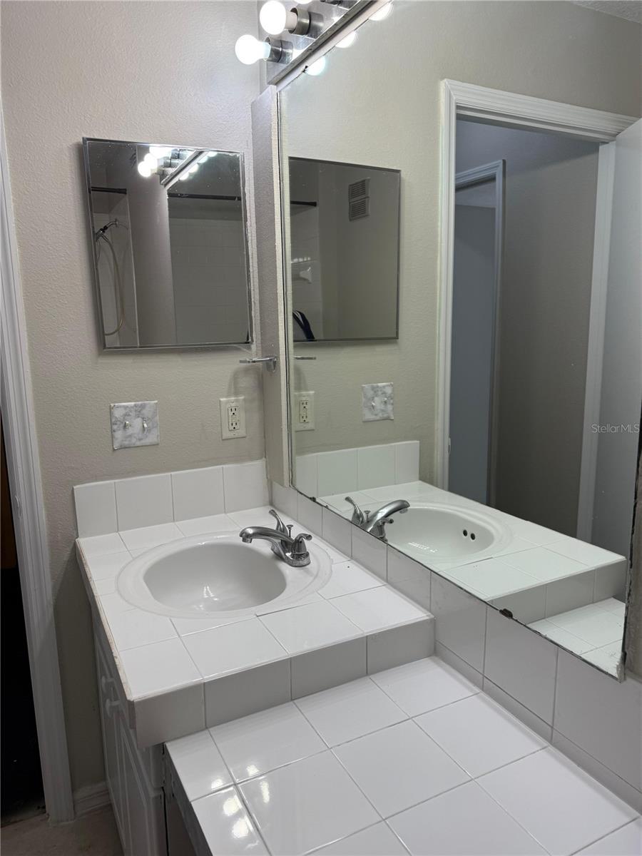 Image 4 of 5 For 631 Washington Palm Loop  #5