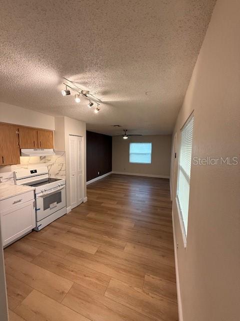 Image 4 of 12 For 738 Michigan Ct 4