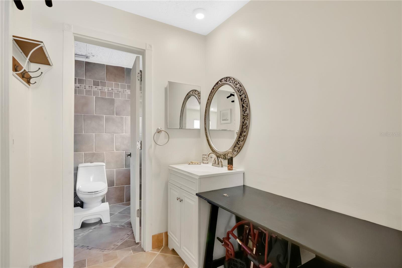 Image 13 of 26 For 10431 Kingbrook Lane