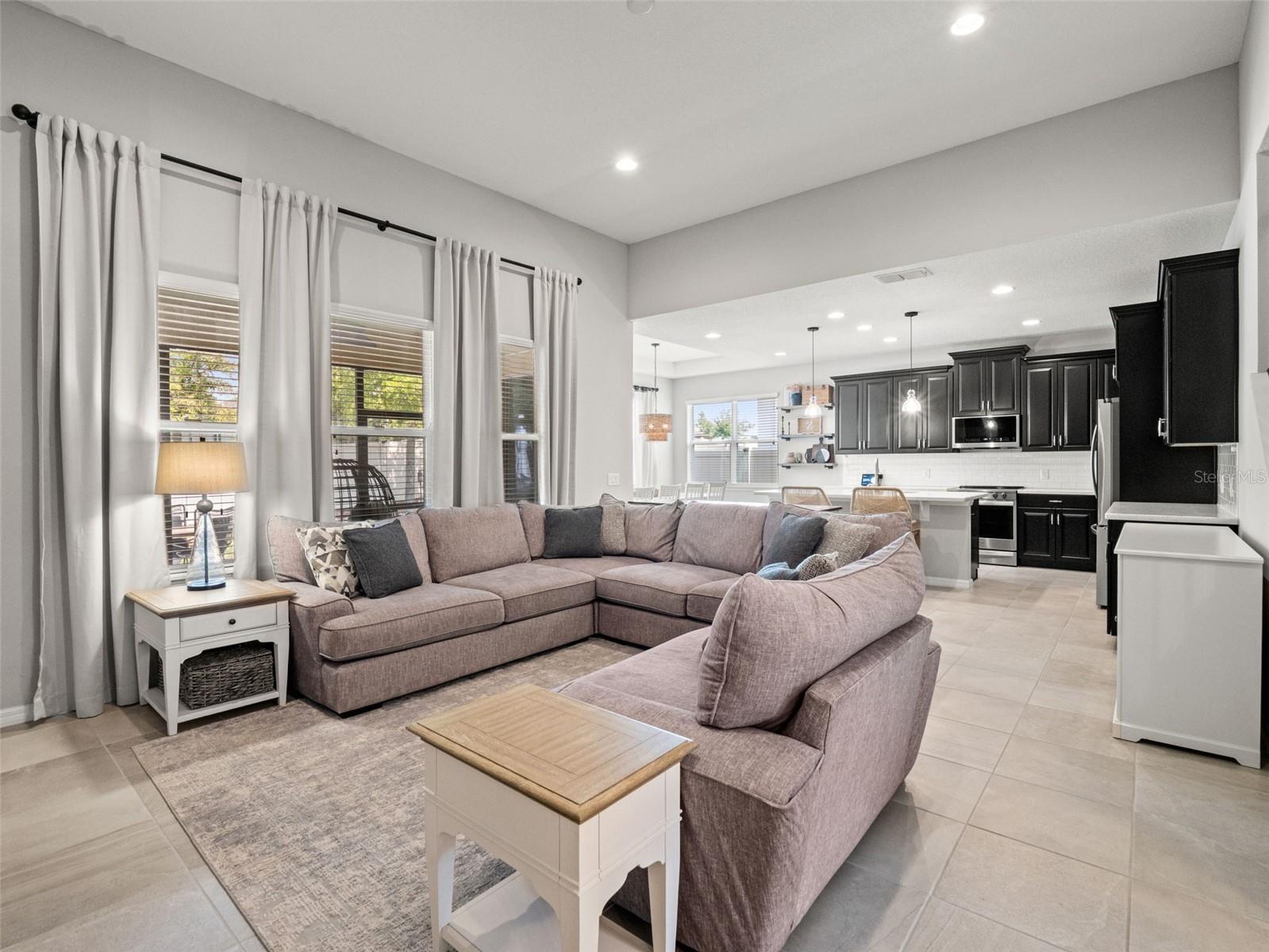 Image 4 of 45 For 3120 River Springs Boulevard