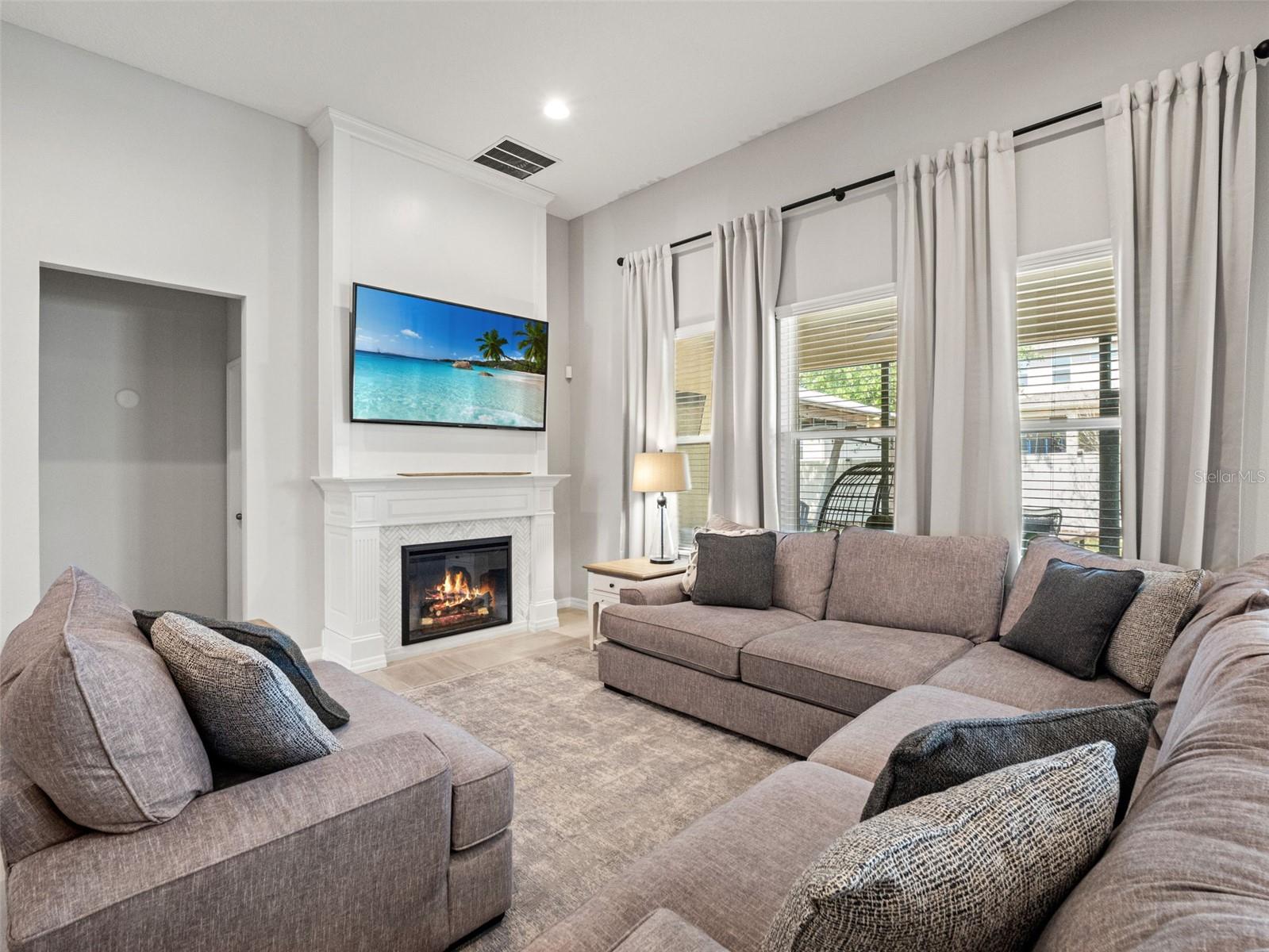 Image 5 of 45 For 3120 River Springs Boulevard