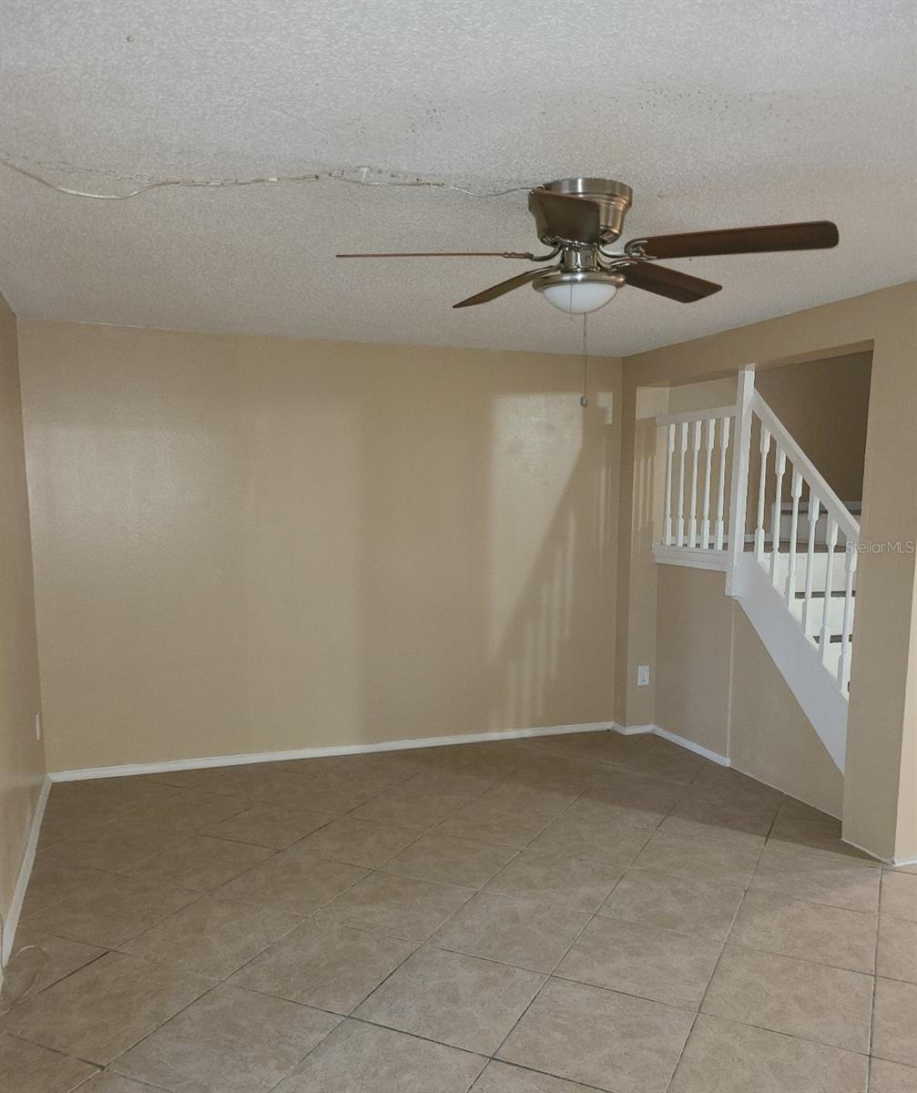 Image 11 of 20 For 4916 Silver Oaks Vlg  E