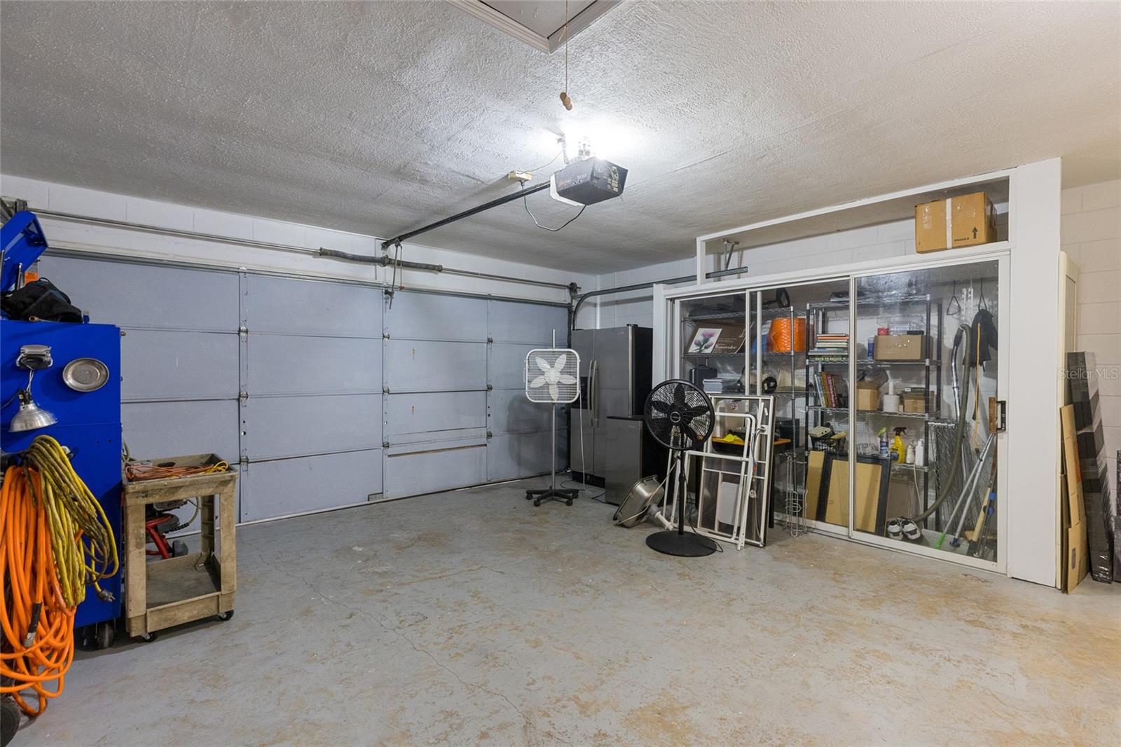 Listing photo id 19 for 9858 Balmoral Circle