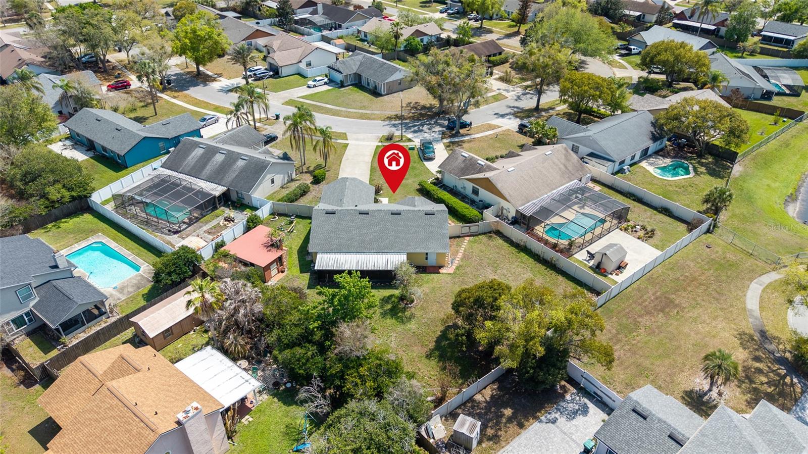 Listing photo id 26 for 9858 Balmoral Circle