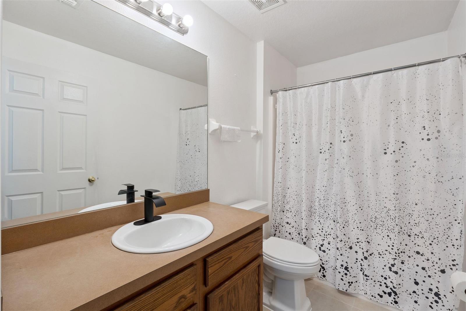 Listing photo id 18 for 1111 Chichester Court