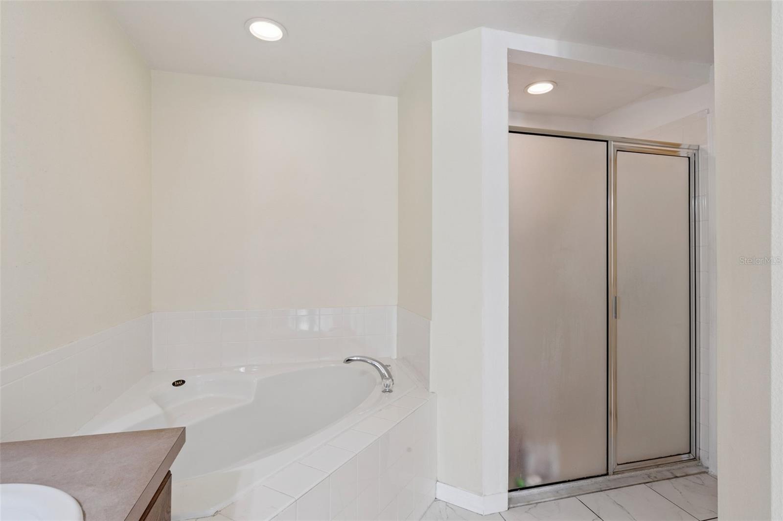 Listing photo id 19 for 1111 Chichester Court