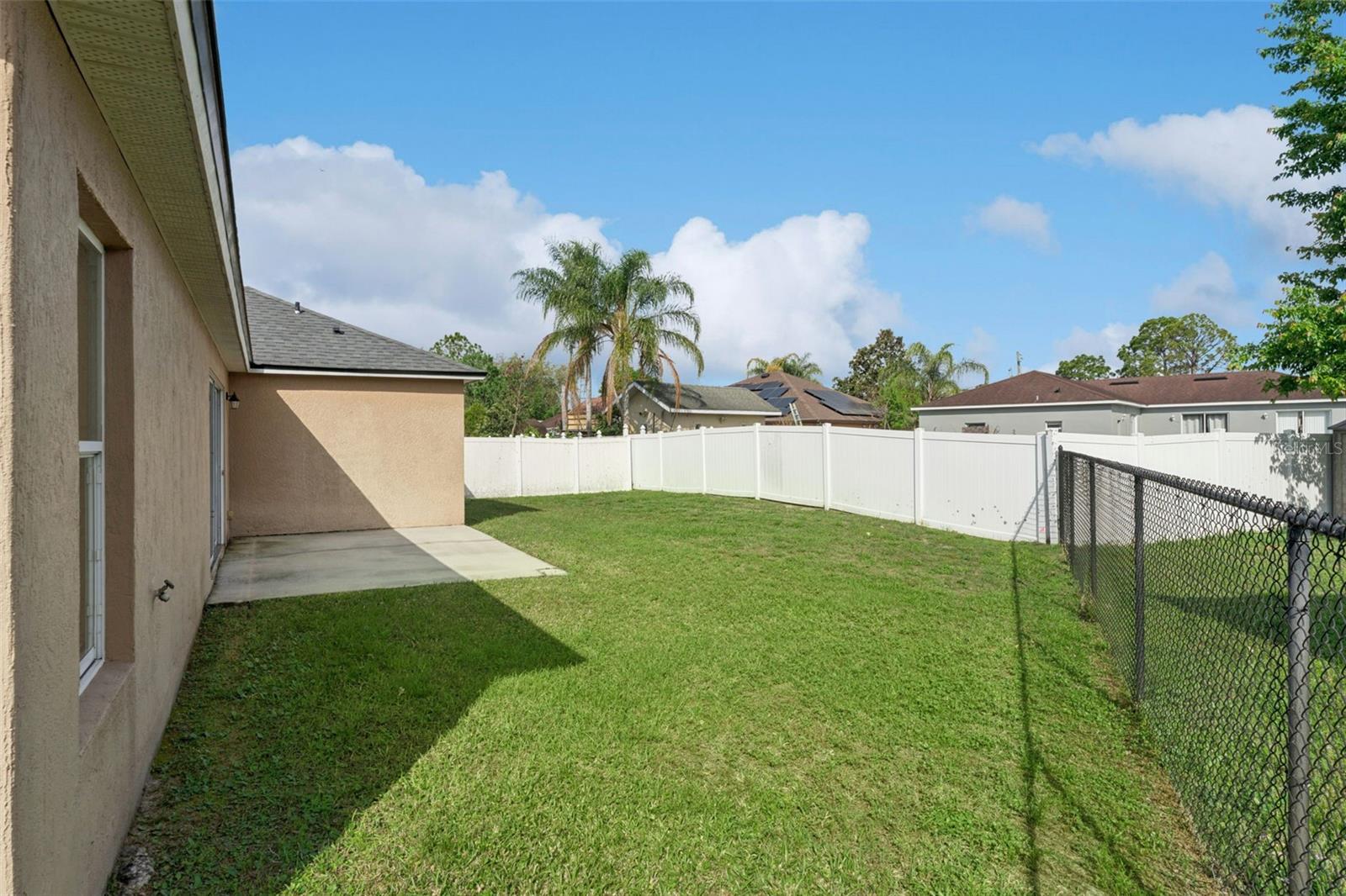 Listing photo id 21 for 1111 Chichester Court