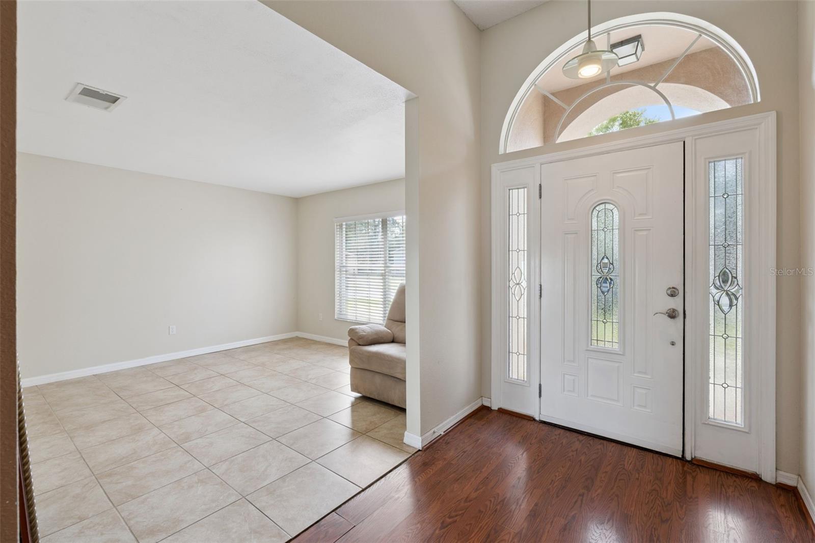 Listing photo id 3 for 1111 Chichester Court