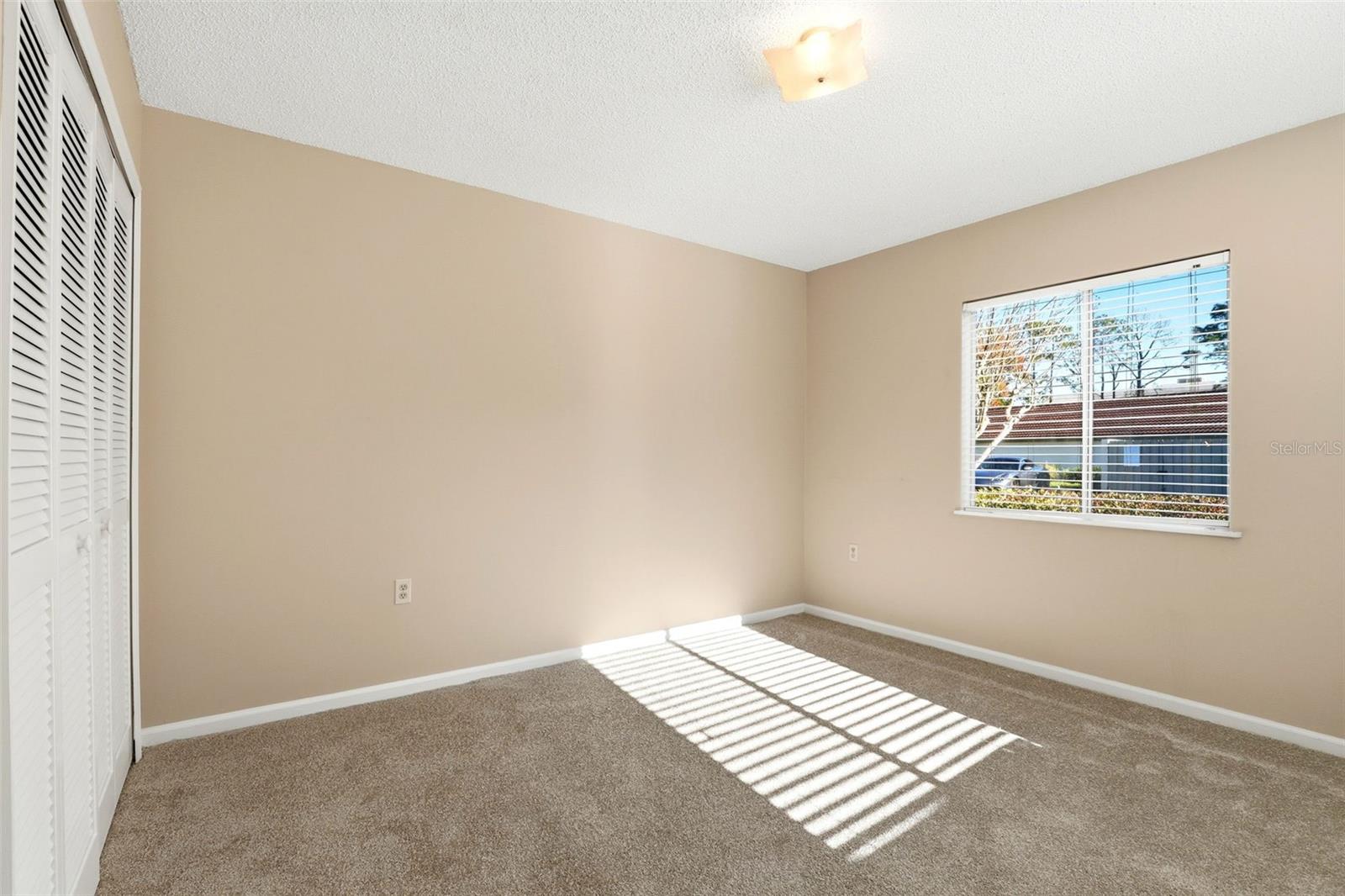 Image 16 of 26 For 190 Sabal Palm Place 190