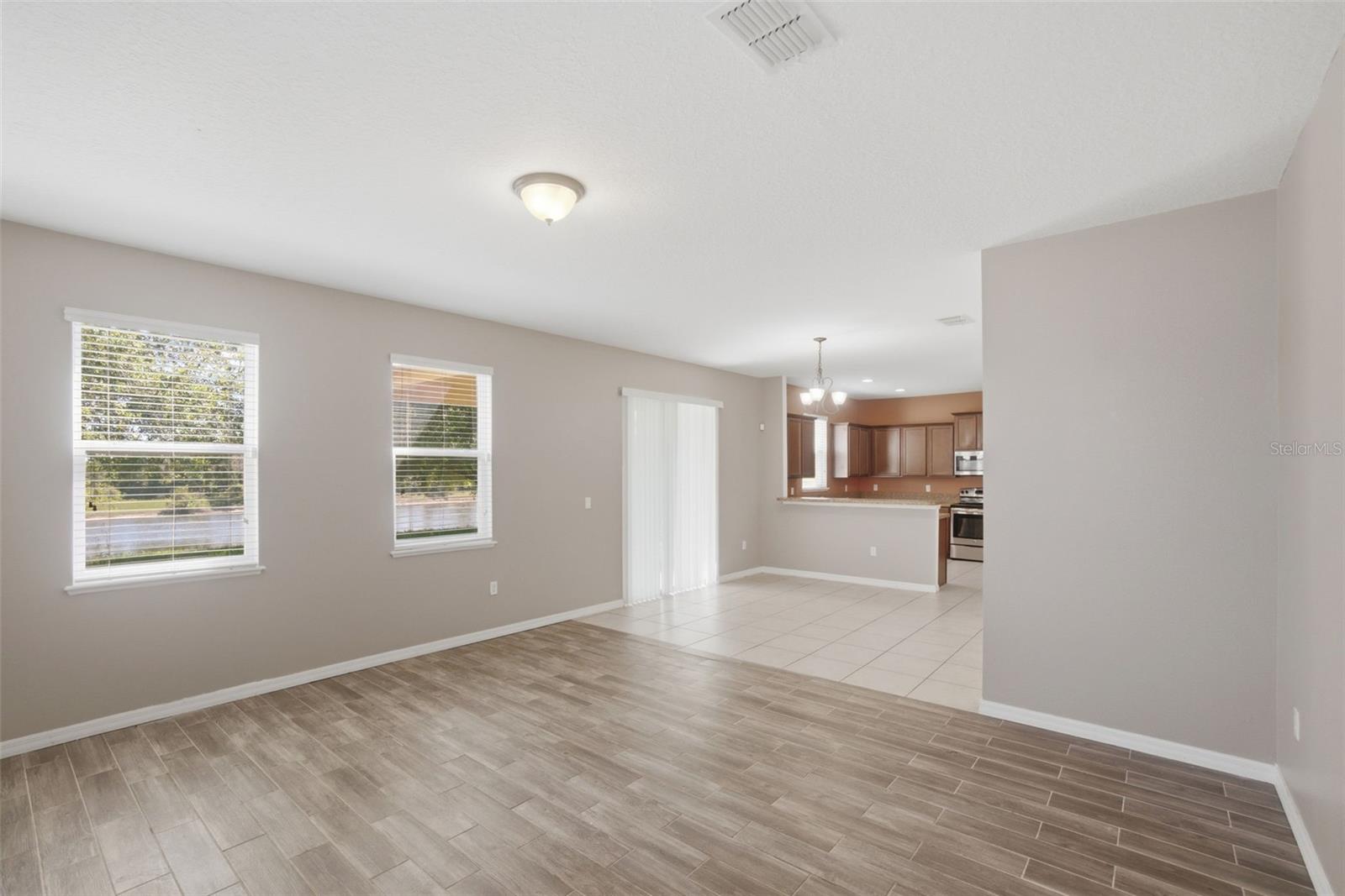 Image 11 of 29 For 3721 Maidencain Street