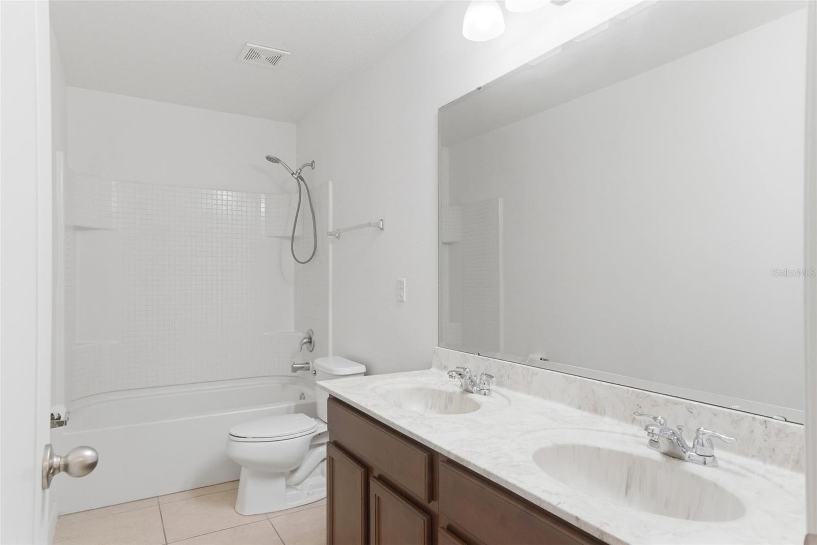 Image 20 of 29 For 3721 Maidencain Street