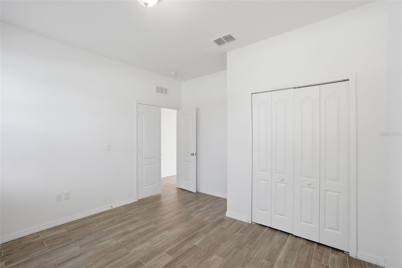 Image 4 of 29 For 3721 Maidencain Street