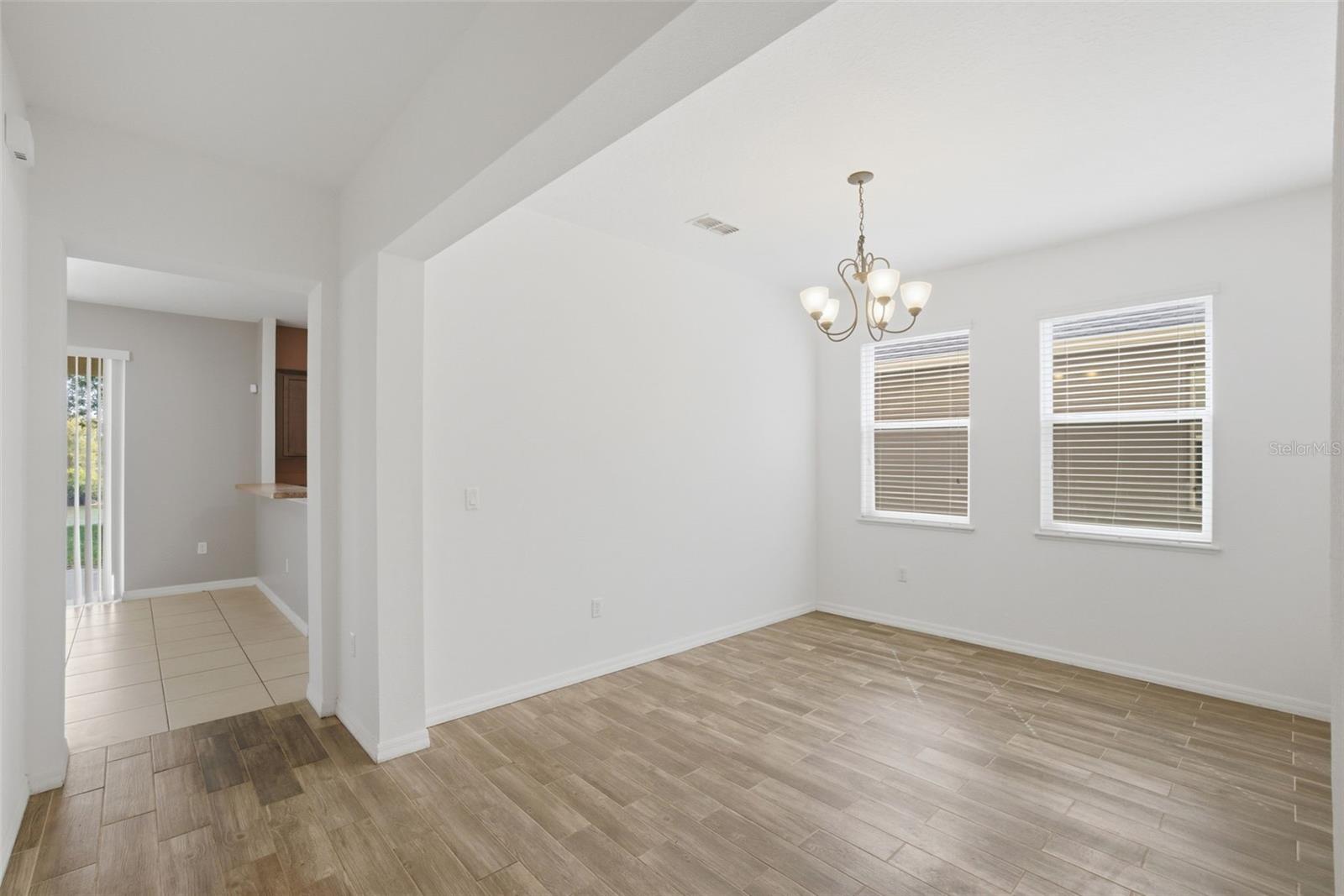 Image 5 of 29 For 3721 Maidencain Street