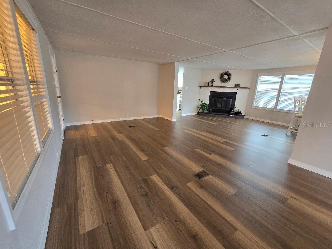 Image 10 of 28 For 8341 Highpoint Boulevard