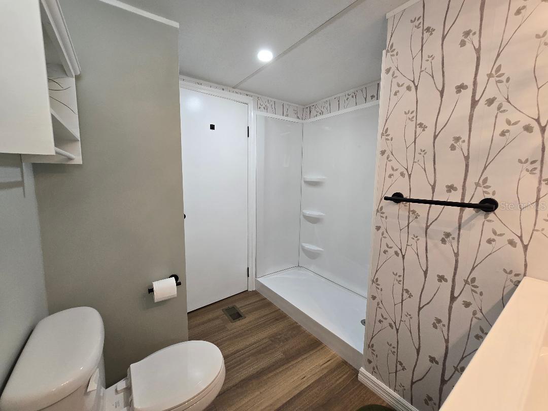 Image 21 of 28 For 8341 Highpoint Boulevard