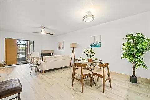 Image 5 of 17 For 25107 Northlake Drive 25107