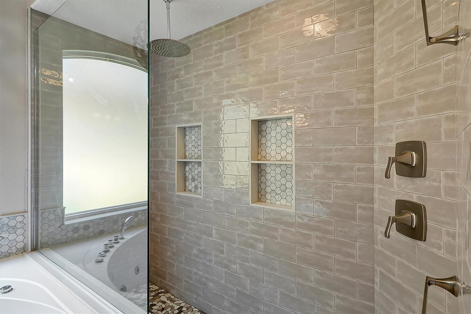 Image 23 of 56 For 231 Lakay Place